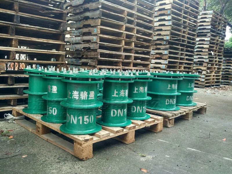 <a href=http://www.m.hfsssr.com target=_blank class=infotextkey>柔性防水套管</a>防水層被破壞的原因