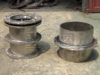 柔性防水他管和<a href=http://www.m.hfsssr.com target=_blank class=infotextkey>剛性防水套管</a>